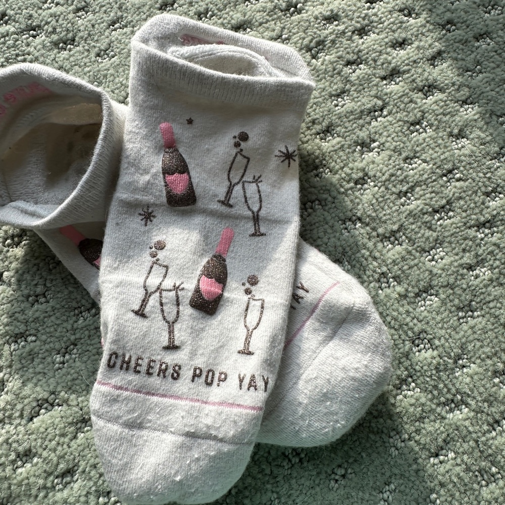 Pure Barre 4 Pairs Sticky Grip Ankle Socks M/L - Picture 4 of 9